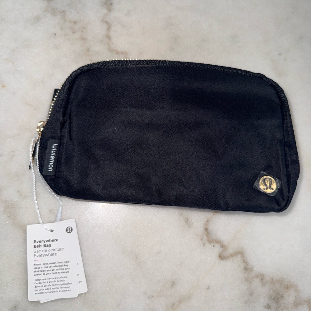 Lululemon Black/Gold Everywhere belt bag 1L NWT